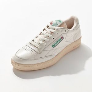 Worn once, club c vintage Reebok sneakers